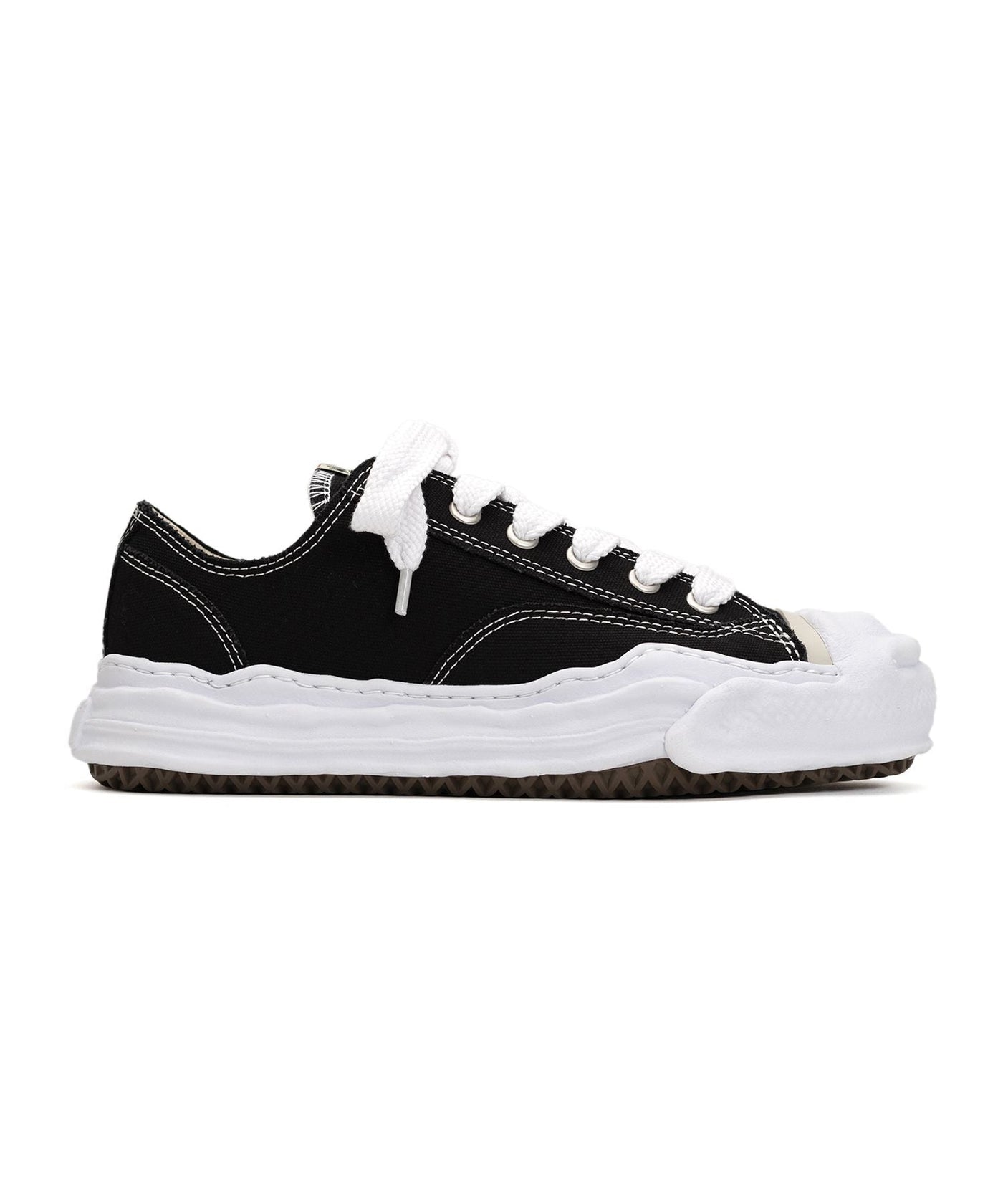"Aeson Low Top" Sneaker