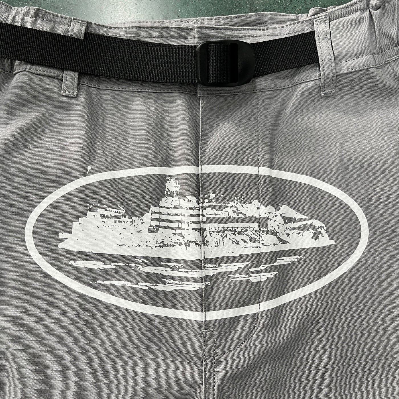 Graue Cargo-Shorts „Alcatraz“