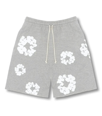 Graue Shorts mit Blumenmuster